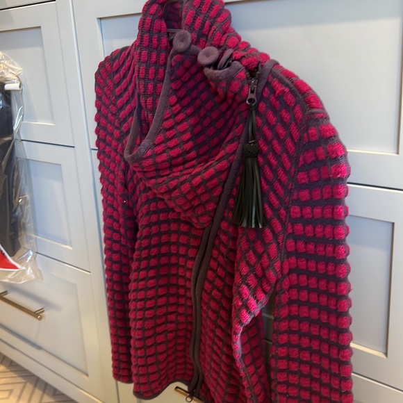 Magenta and purple zipper sweater - Picture 3 of 5